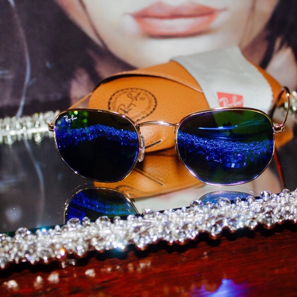 Ray-Ban Accessories - Stunning Ray Ban Blue on Gold